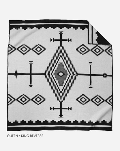 Shop the Los Ojos Blanket - Pendleton Signature
