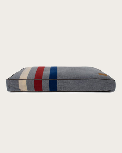 CABIN STRIPE PET BED - NAPPER - Pendleton Premium