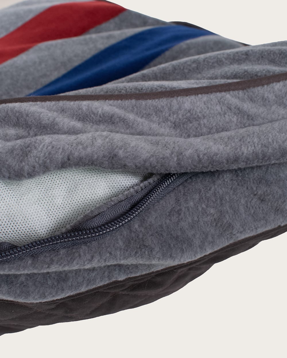 CABIN STRIPE PET BED - NAPPER - Pendleton Premium