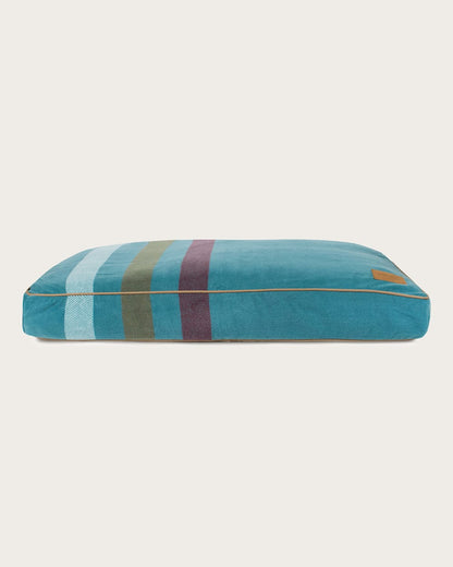 CABIN STRIPE PET BED - NAPPER - Pendleton Essential