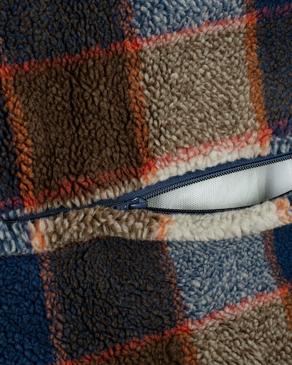 MOUNTAIN PLAID PET BED - KUDDLER - Pendleton Exclusive