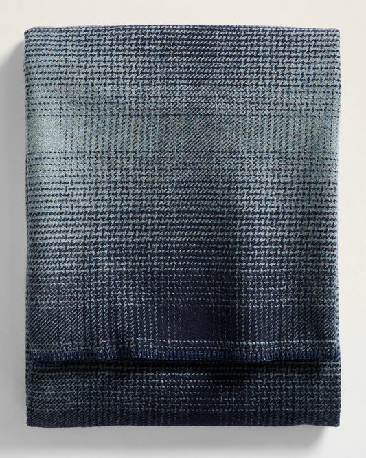 Eco-Wise Wool Ombre Blanket for Cozy Comfort - Pendleton Exclusive